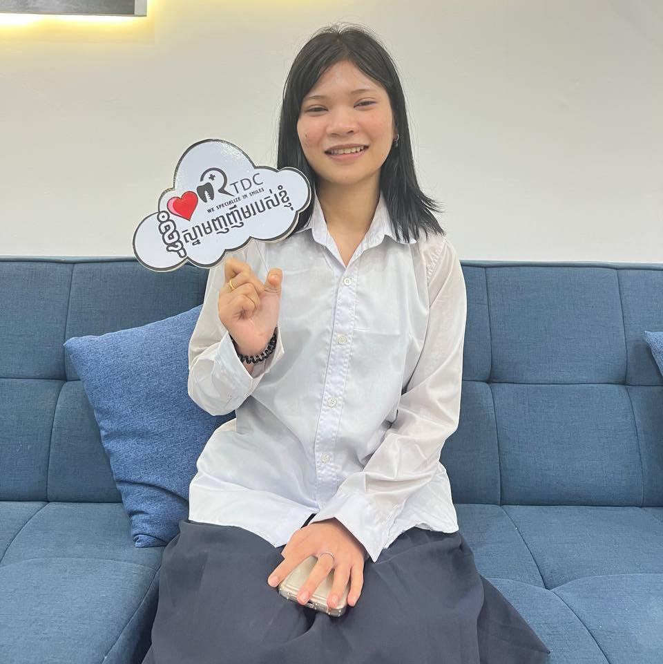 https://admin.realteethclinic.com/uploads/testimonial_1_24ba8a8f67.jpg